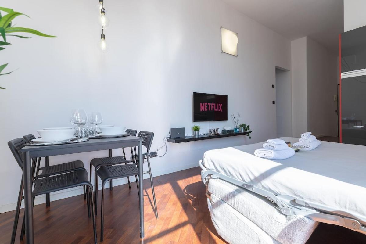 Ale Apartment Castello Imperatore -Parking Disponibile- Prato  Bagian luar foto
